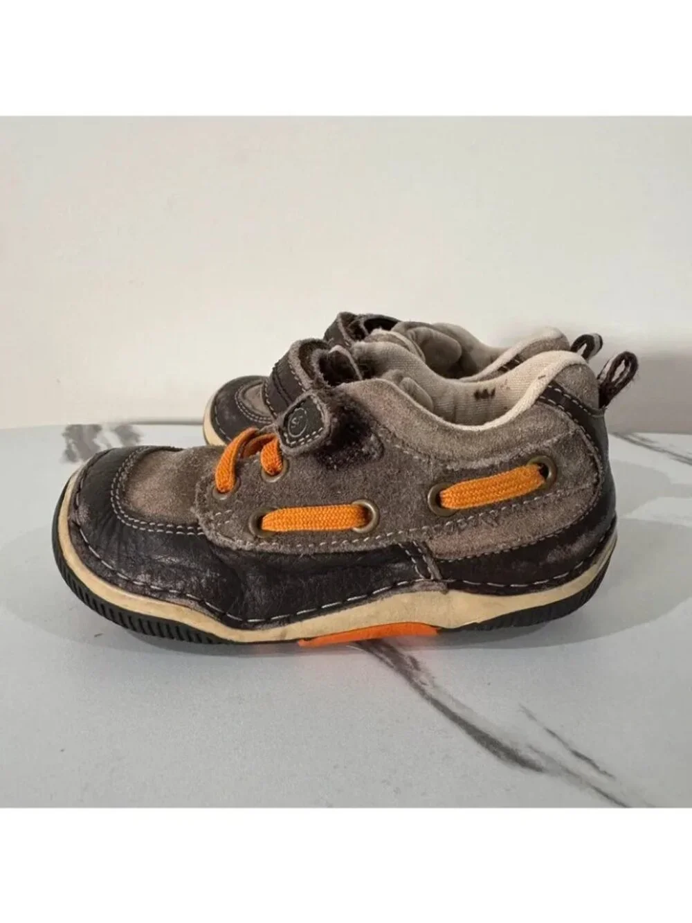 Stride Rite Brown Leather & Suede Sneaker Tennis Shoes 5.5